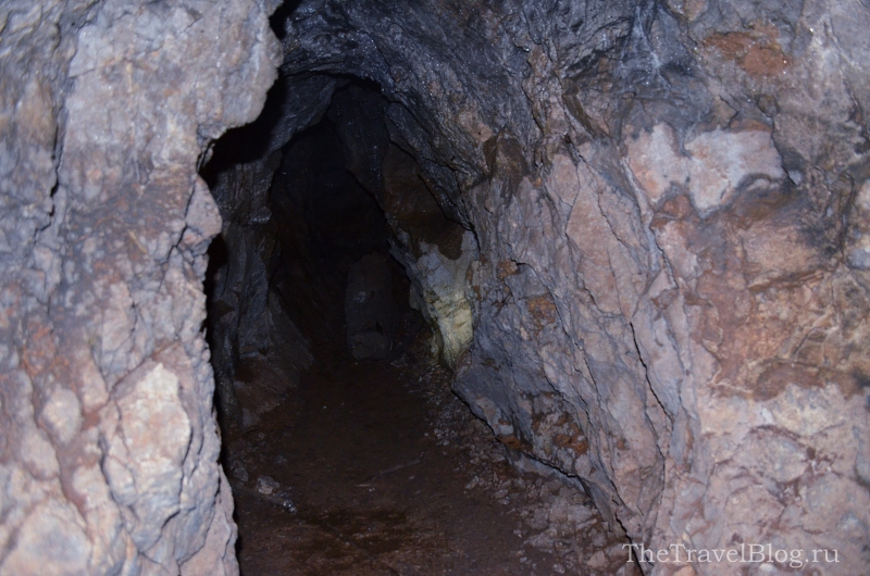 внутри пещеры